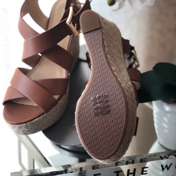 NEW Micheal Kors Strappy Sandal Wedges - Picture 4 of 7